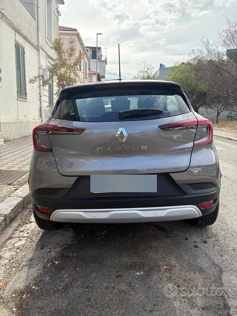 Renault Captur 2024 photo 2