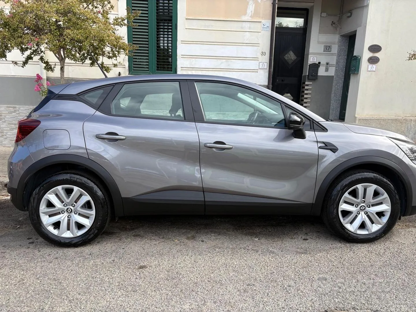 Renault Captur 2024 photo 3