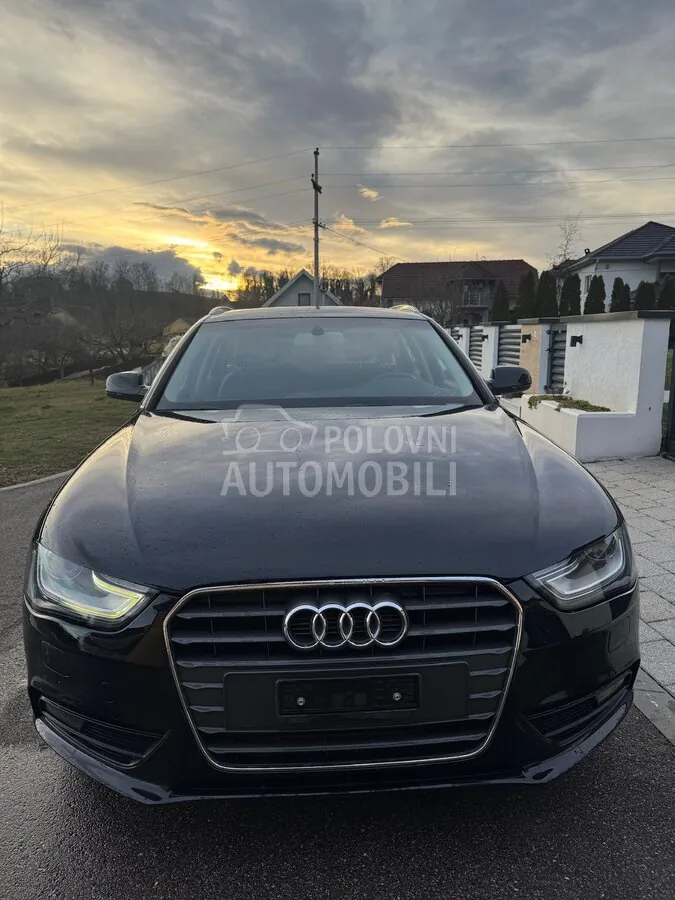Audi A4 2012 photo 2
