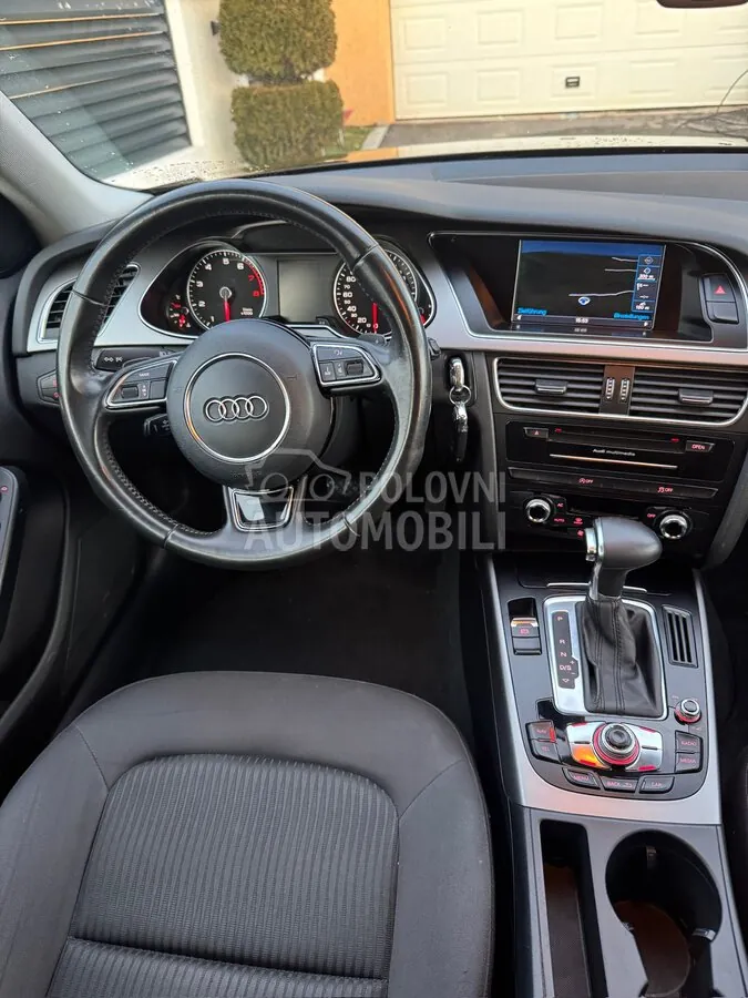 Audi A4 2012 photo 4