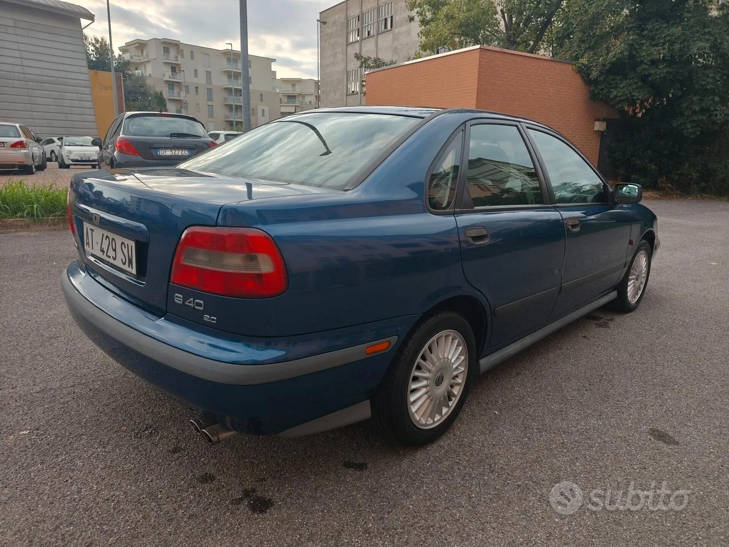 Volvo S40 1997 photo 5