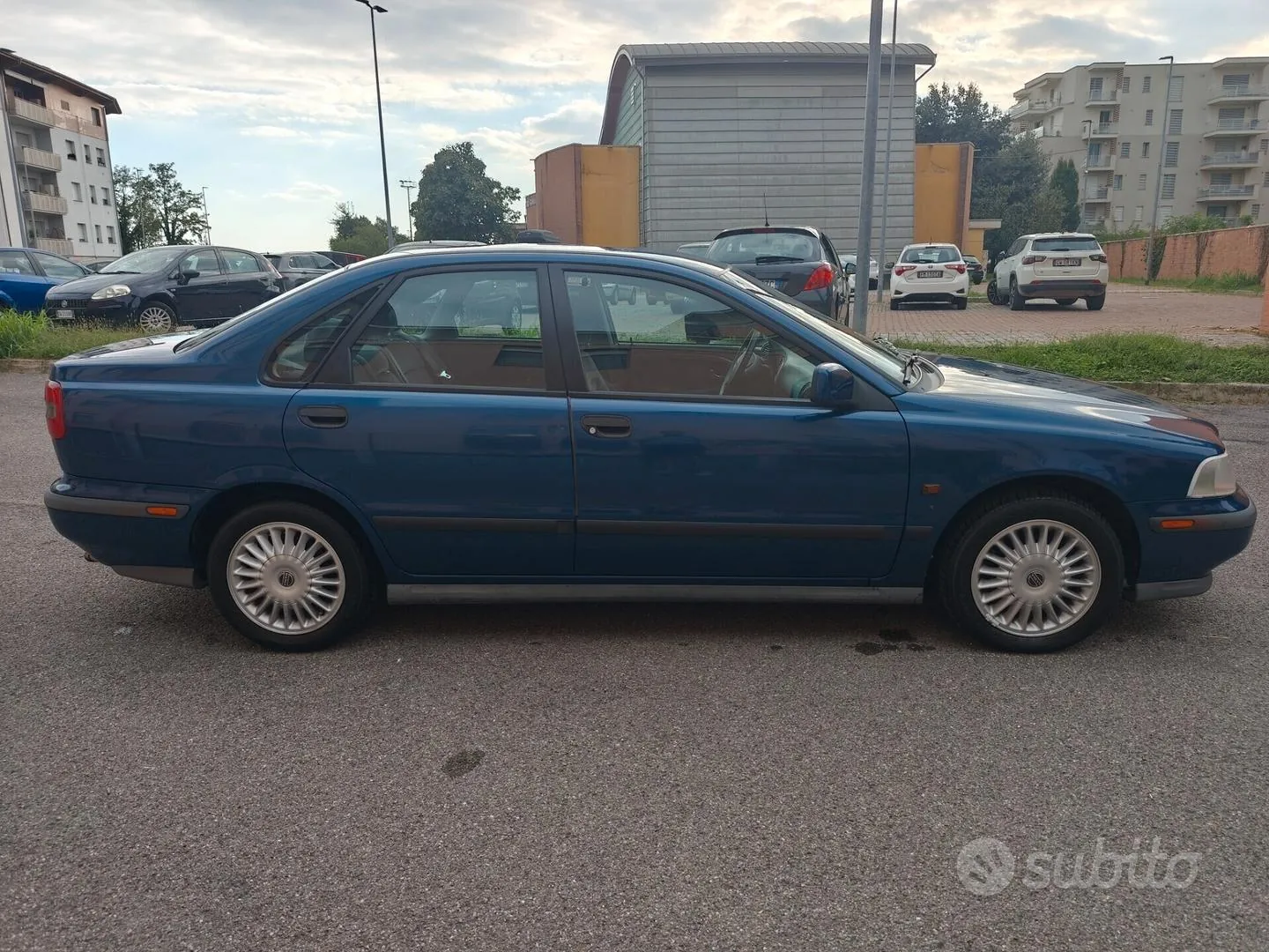 Volvo S40 1997 photo 4
