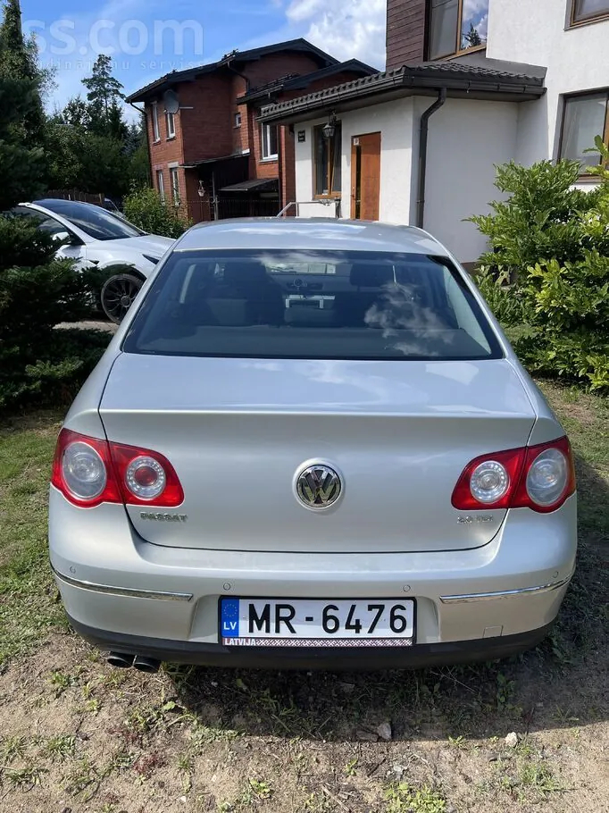 Volkswagen Passat 2010 photo 2