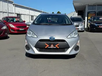 Toyota Aqua 2015 photo 3