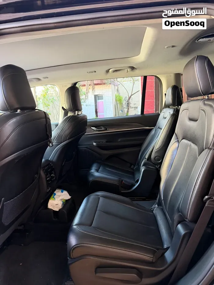 Jeep Grand Cherokee L 2024 photo 3