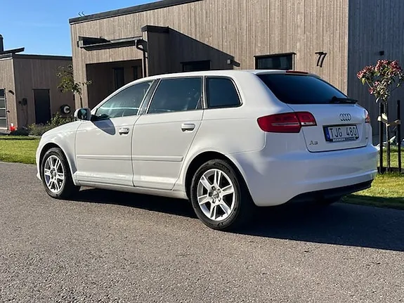 Audi A3 2011 photo 2