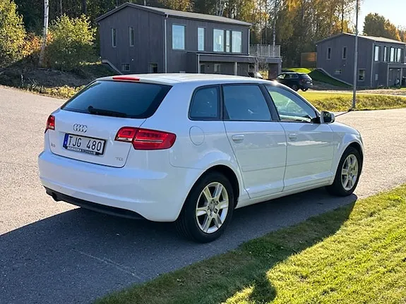 Audi A3 2011 photo 3