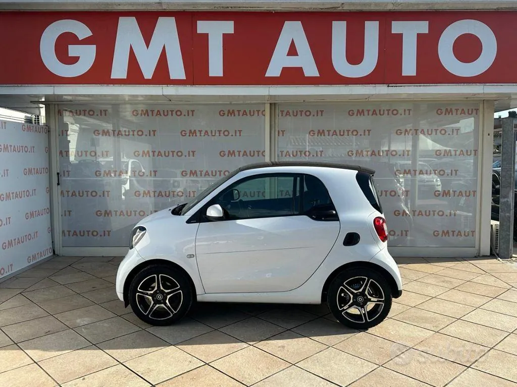 Smart Fortwo 2019 photo 2