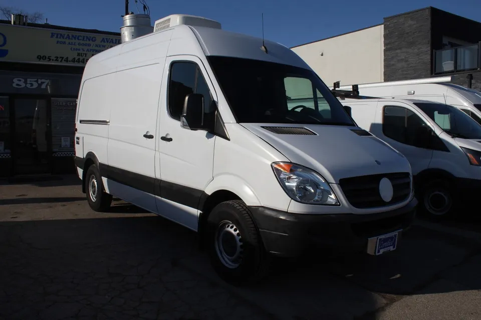 Mercedes-Benz Sprinter Van 2010 photo 5