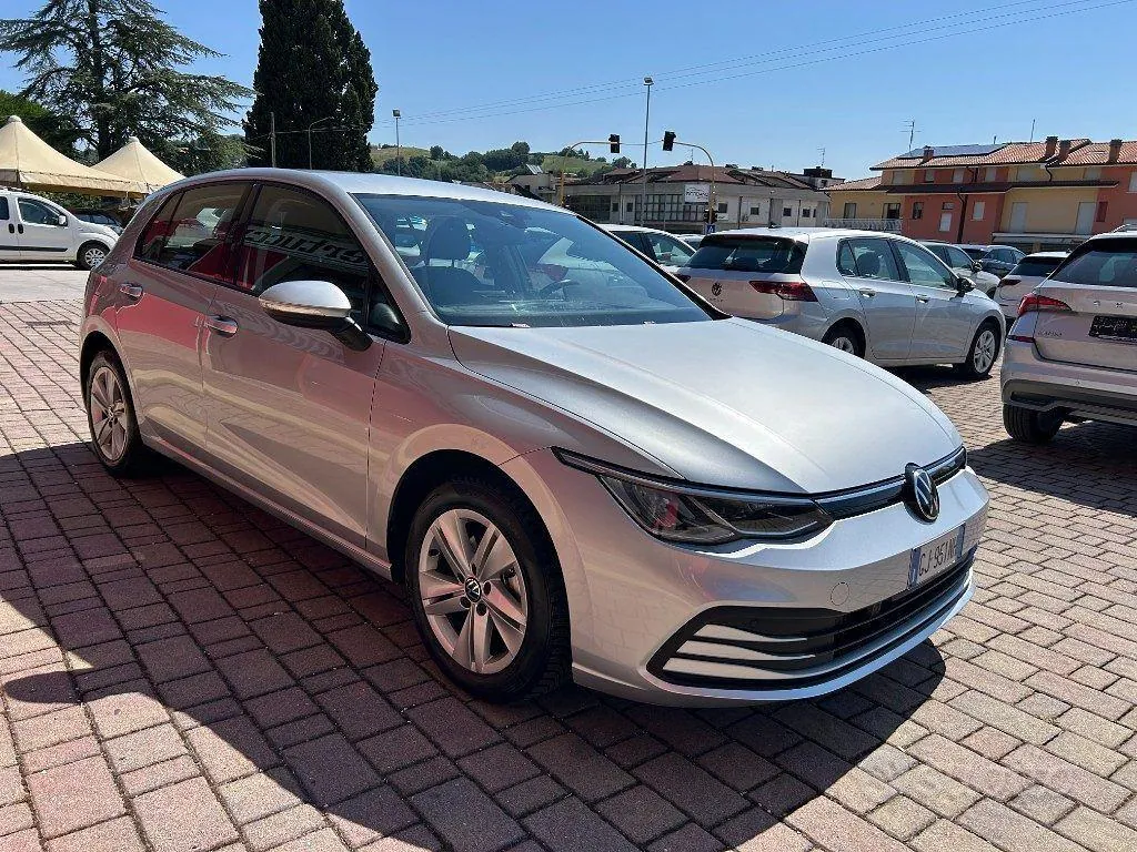 Volkswagen Golf 2022 photo 2