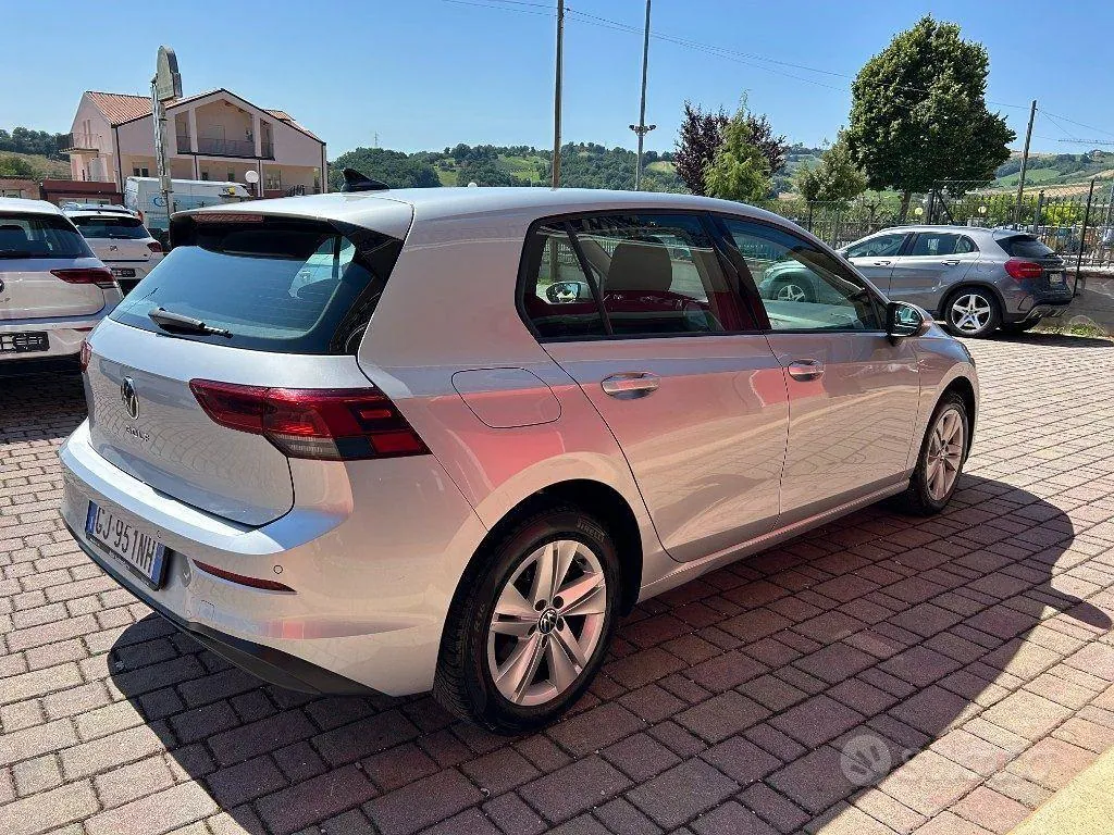 Volkswagen Golf 2022 photo 3
