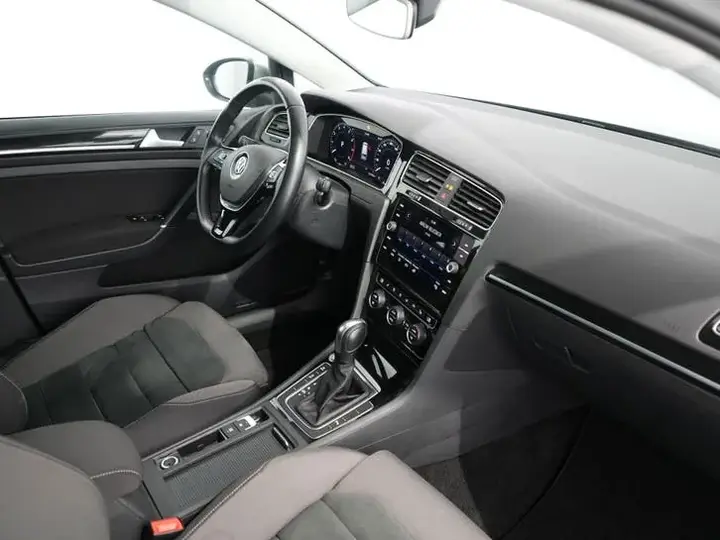 Volkswagen Golf Variant 2019 photo 3