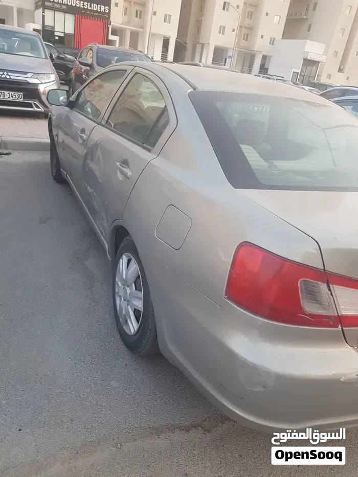 Mitsubishi Galant