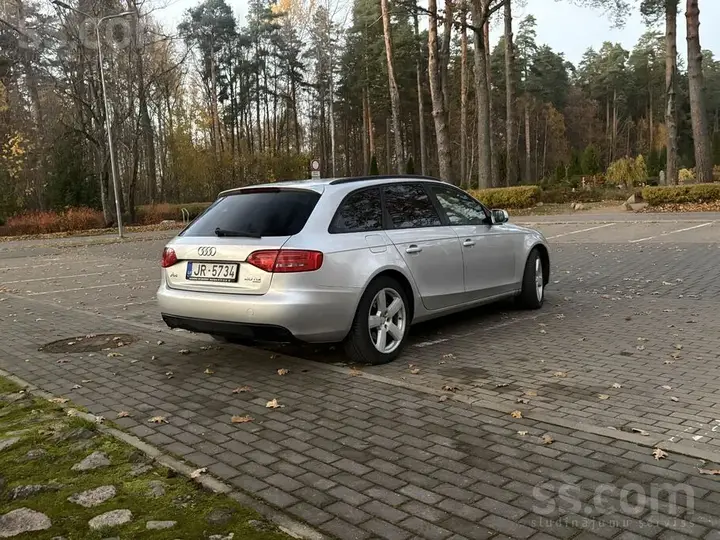 Audi A4 2010 photo 3