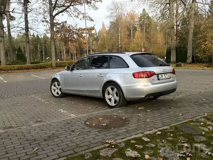 Audi A4 2010 photo 4