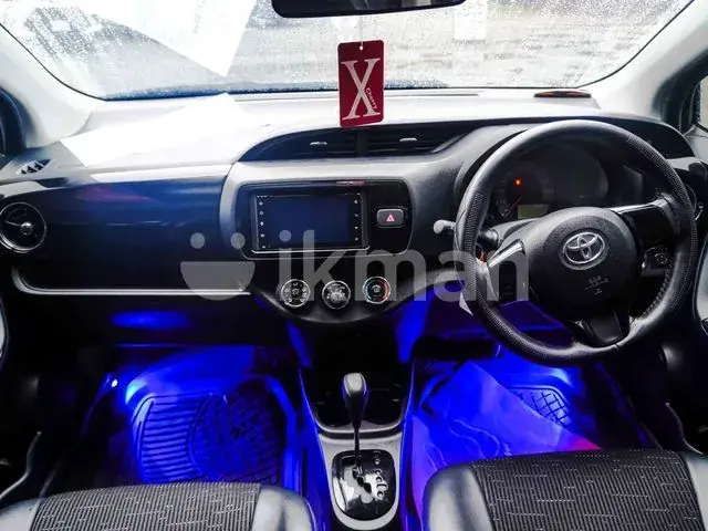 Toyota Vitz 2017 photo 3