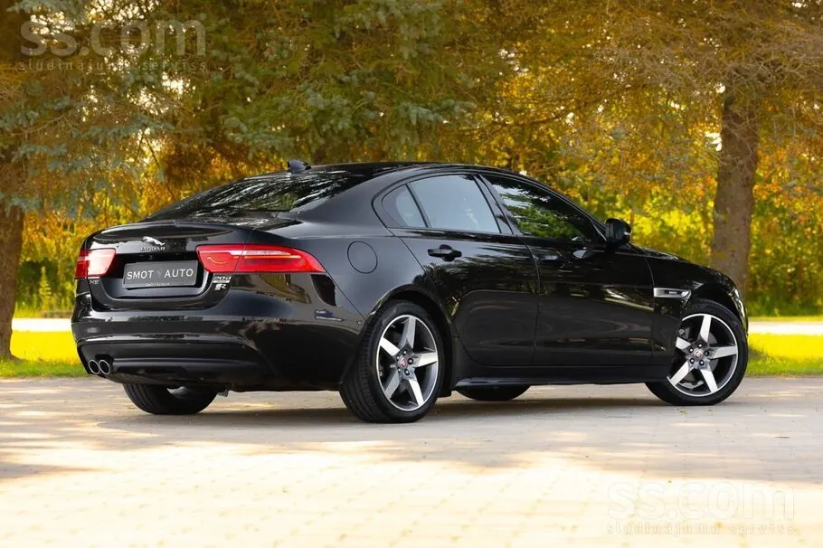 Jaguar Xe 2019 photo 5