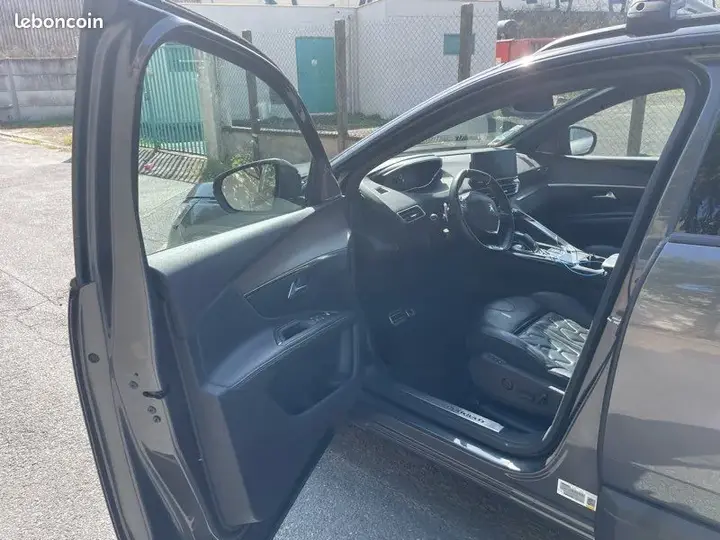 Peugeot 5008 2021 photo 2