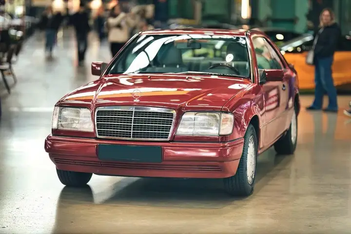 Mercedes-Benz E 220