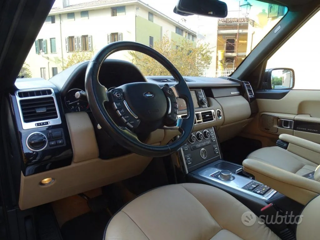 Land Rover Range Rover 2012 photo 3