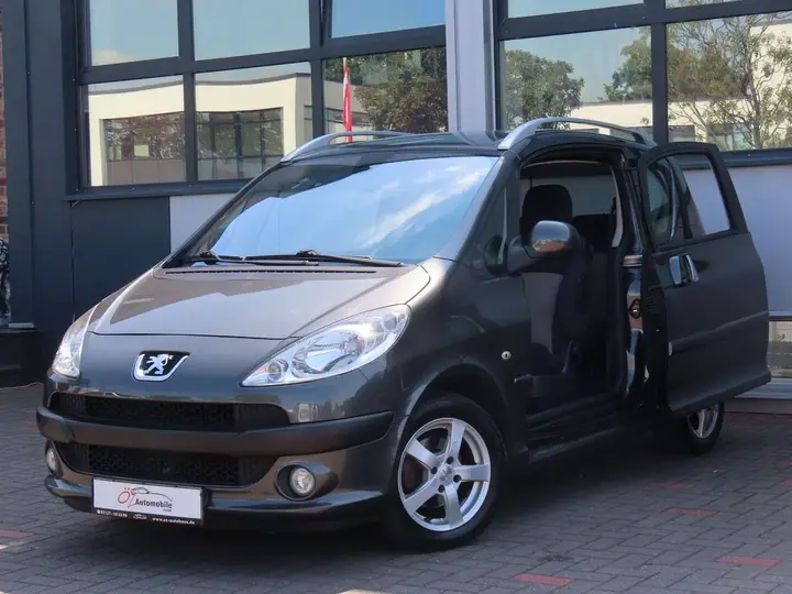 Peugeot 1007 2009 photo 5