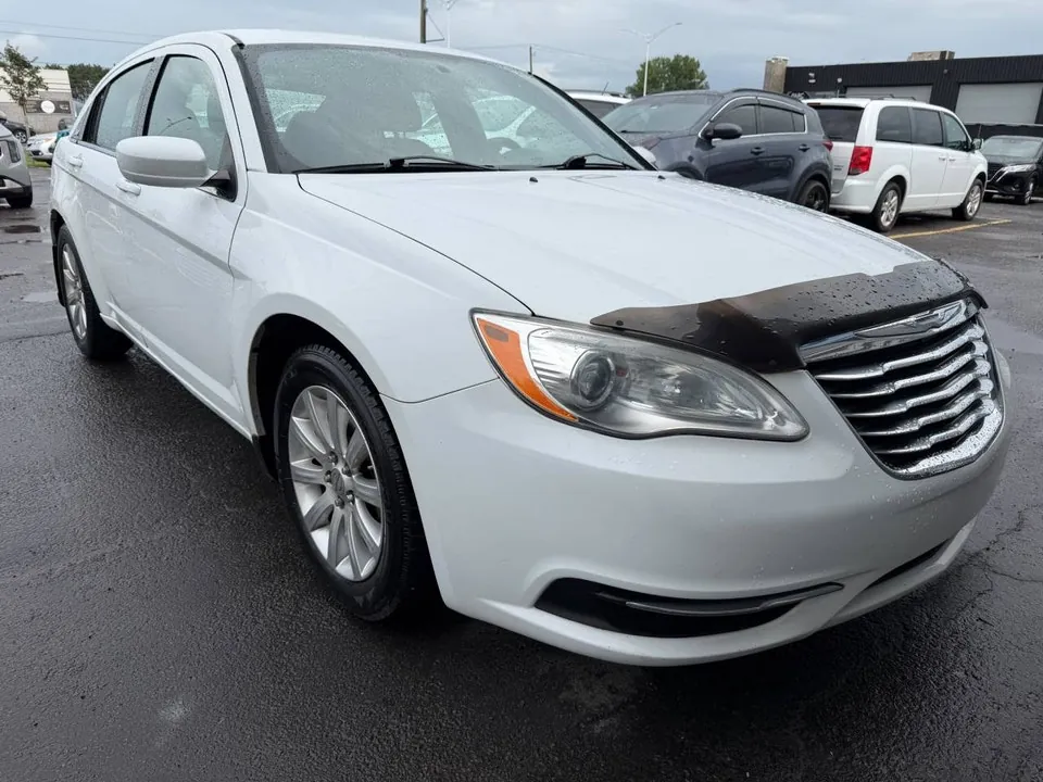 Chrysler 200 2012 photo 2