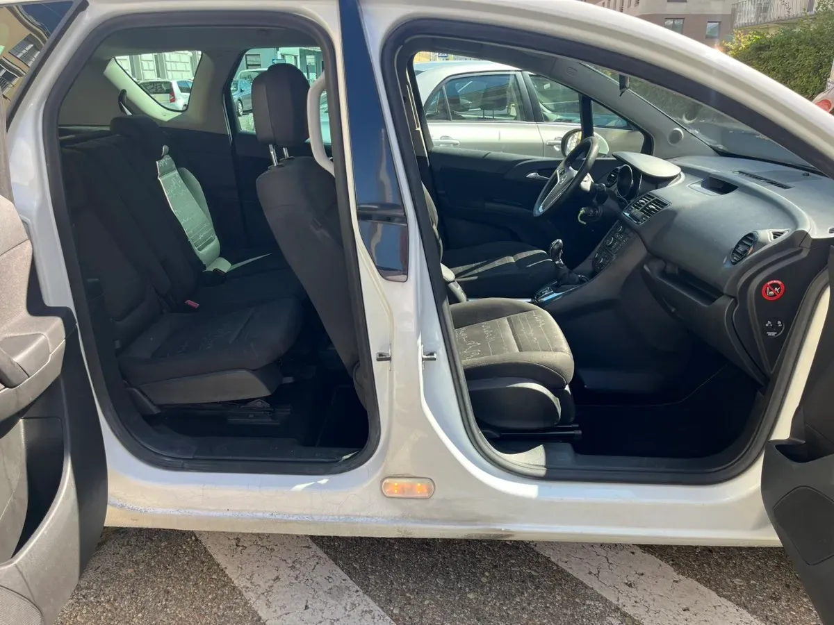 Opel Meriva 2010 photo 2