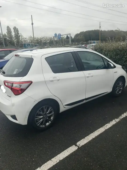 Toyota Yaris 2019 photo 2