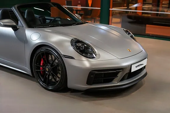 Porsche 911 2022 photo 2