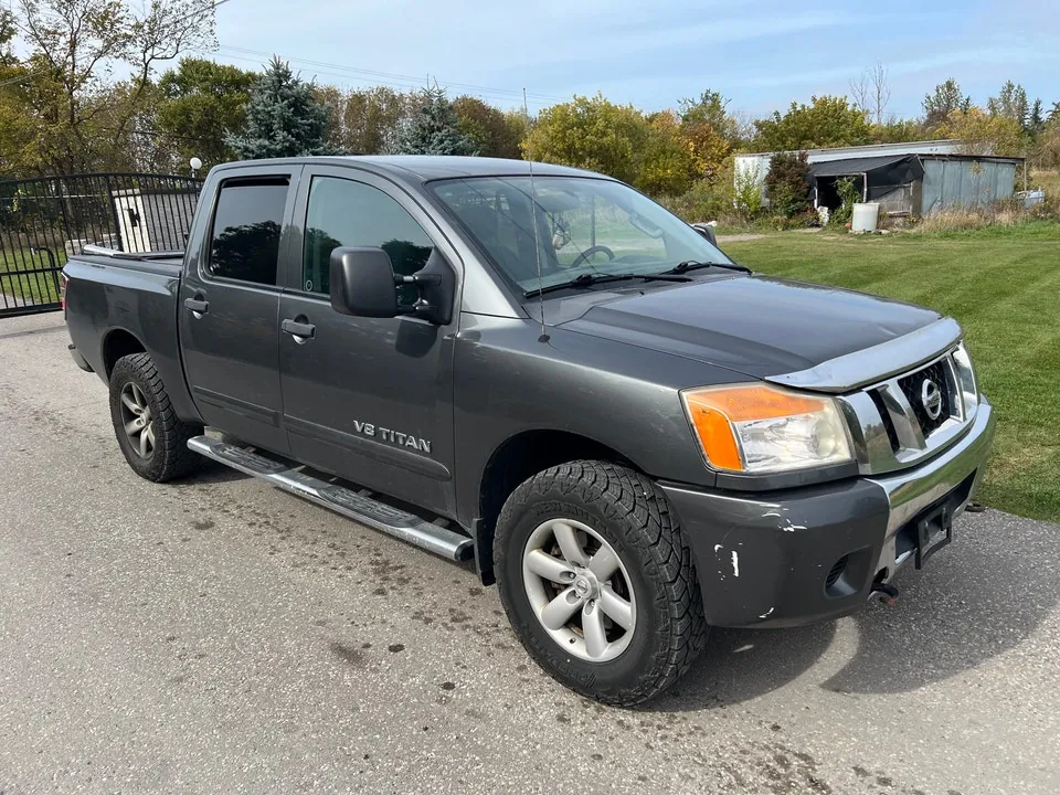 Nissan Titan 2012 photo 2
