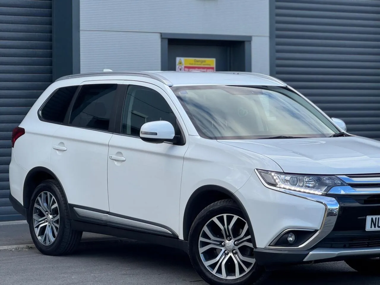 Mitsubishi Outlander 2018 photo 2