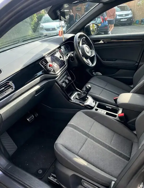 Volkswagen T-Roc 2021 photo 2