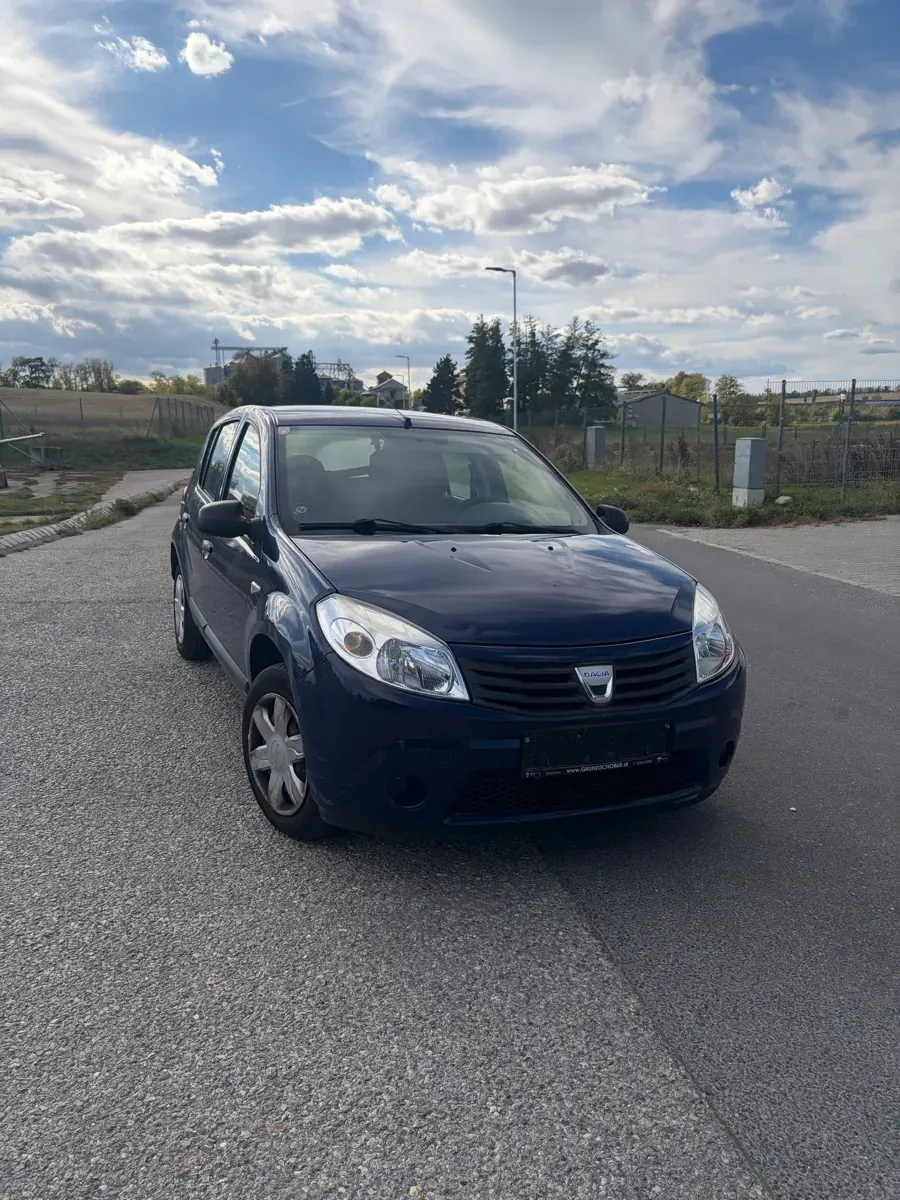 Dacia Sandero 2009 photo 2