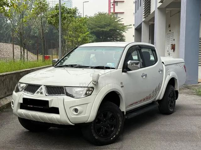 Mitsubishi Triton