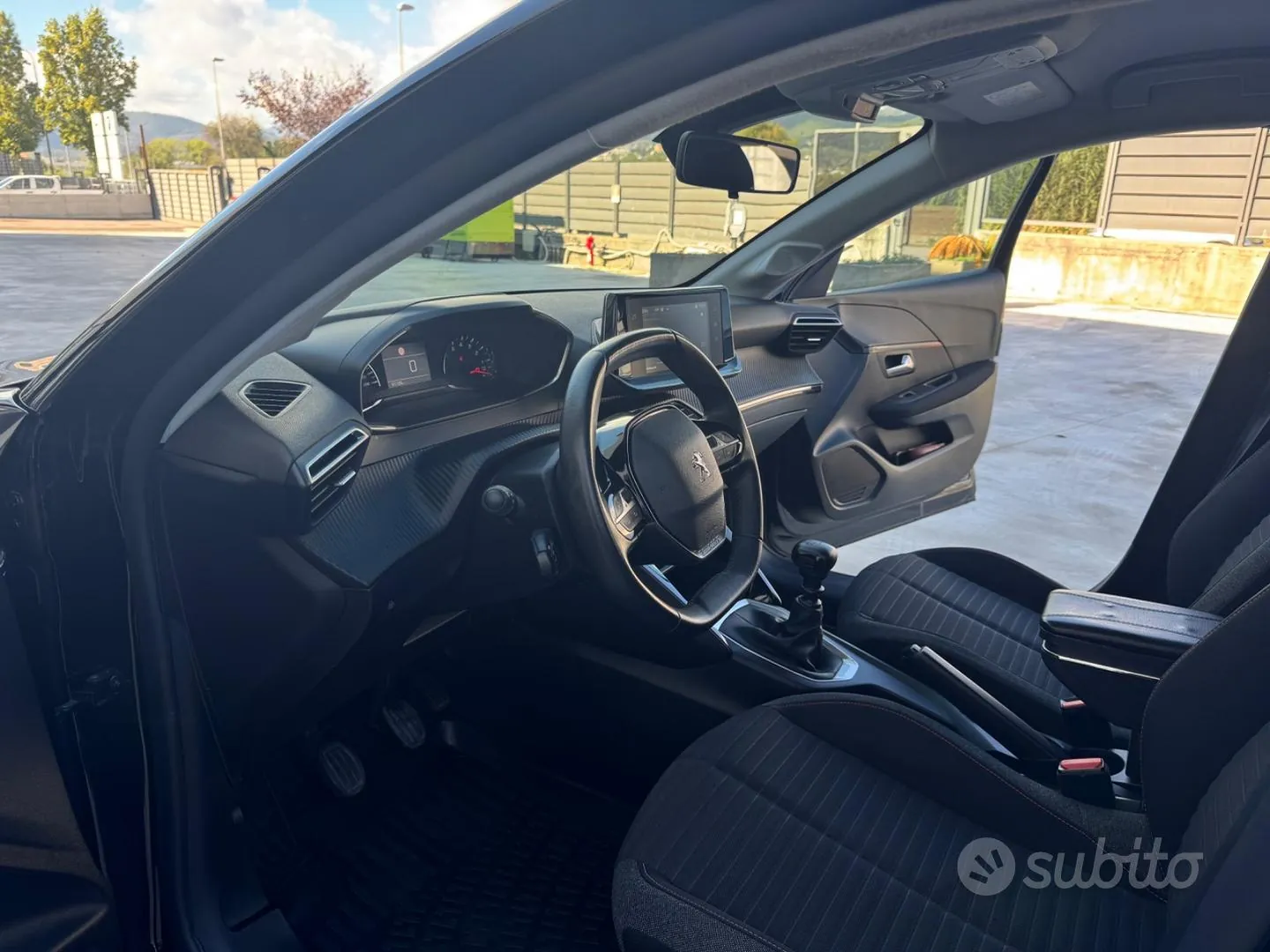 Peugeot 208 2022 photo 5