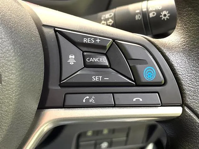 Nissan Luks 2025 photo 4