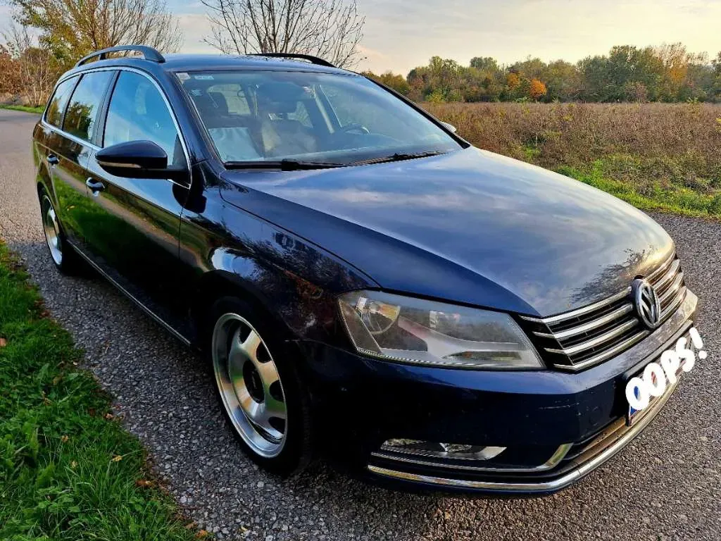 Volkswagen Passat 2011 photo 2