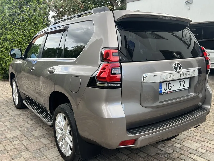 Toyota Land Cruiser 2018 photo 3