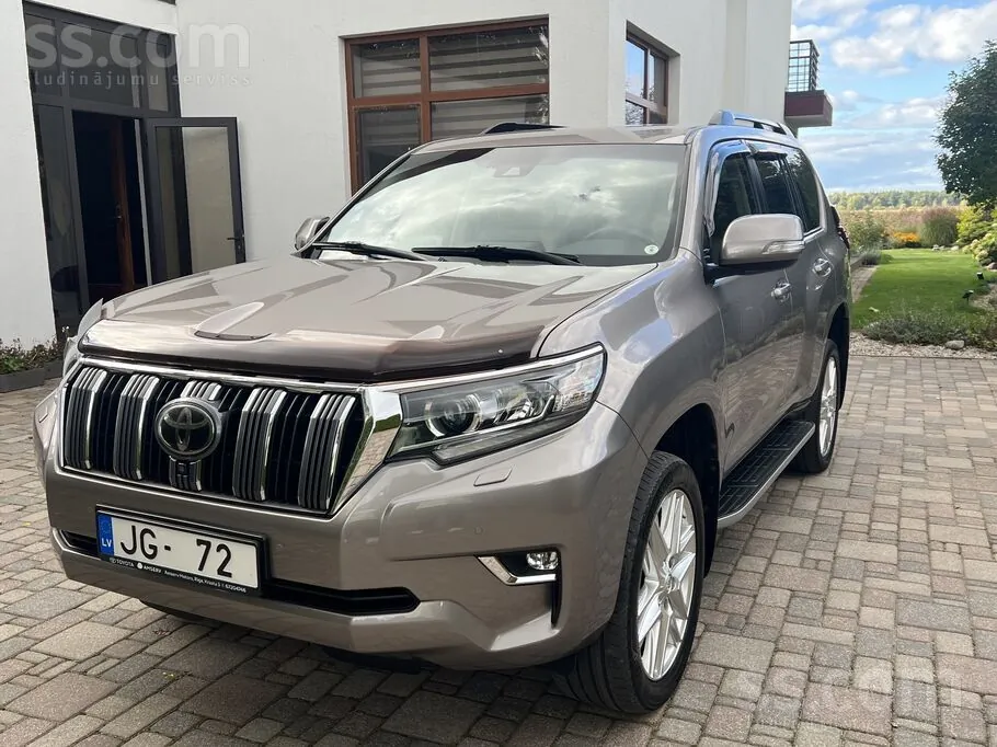 Toyota Land Cruiser 2018 photo 2