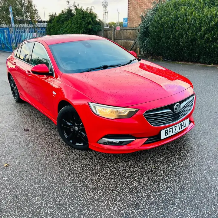 Vauxhall Insignia 2017 photo 2
