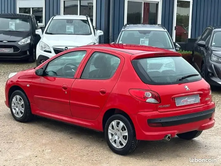 Peugeot 206 2011 photo 3