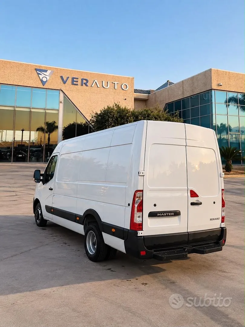 Renault Master photo 2