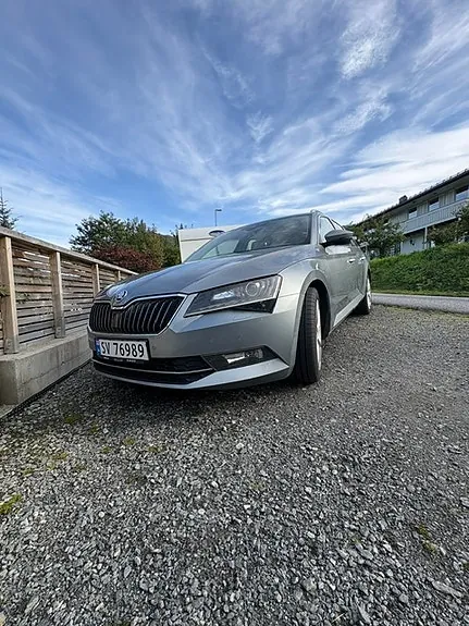 Skoda Superb 2017 photo 2