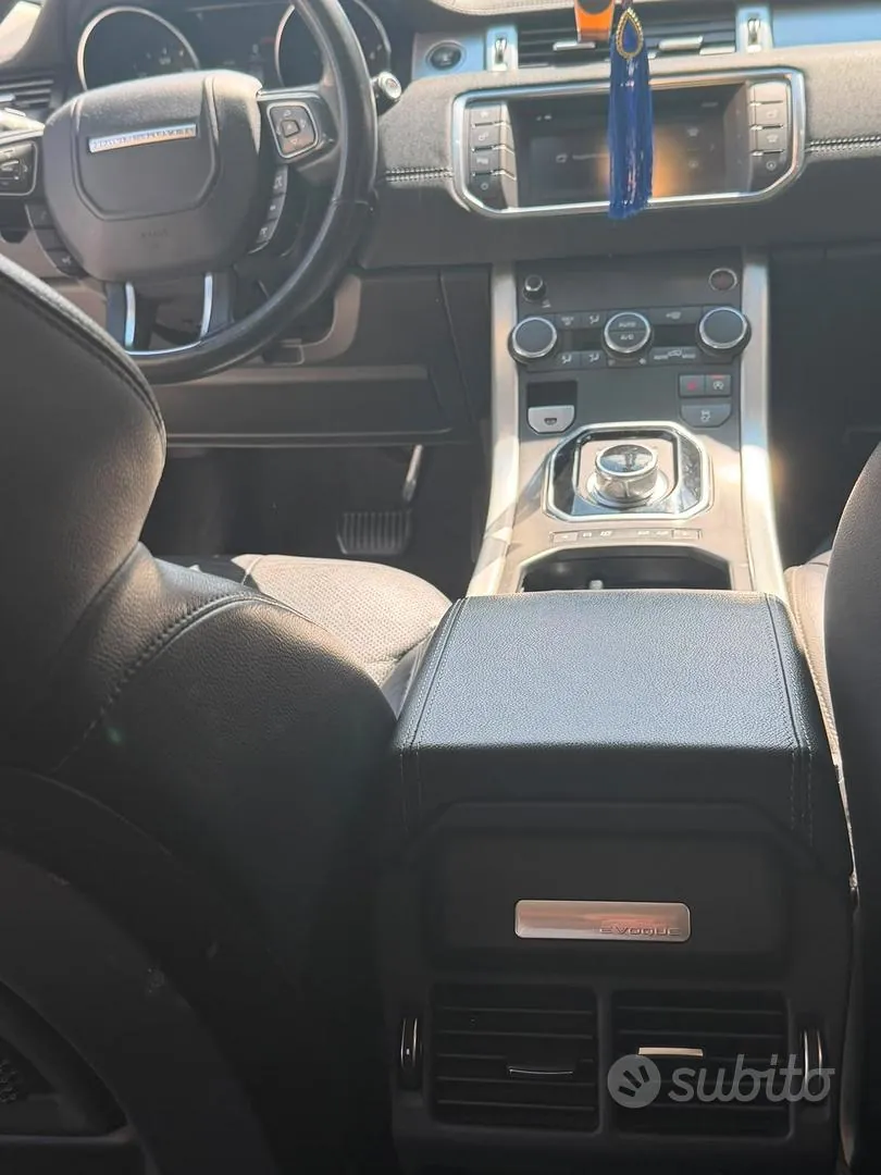 Land Rover Range Rover Evoque 2015 photo 4