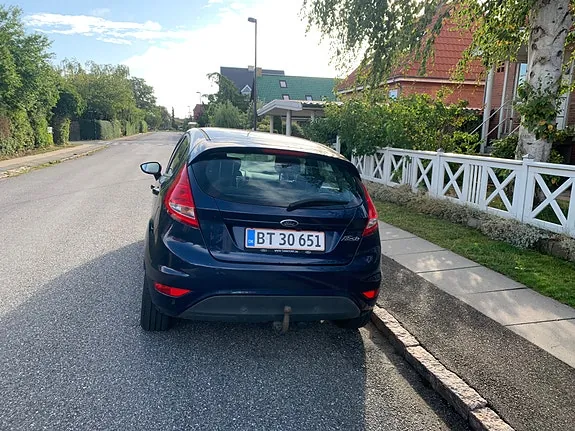 Ford Fiesta 2011 photo 4