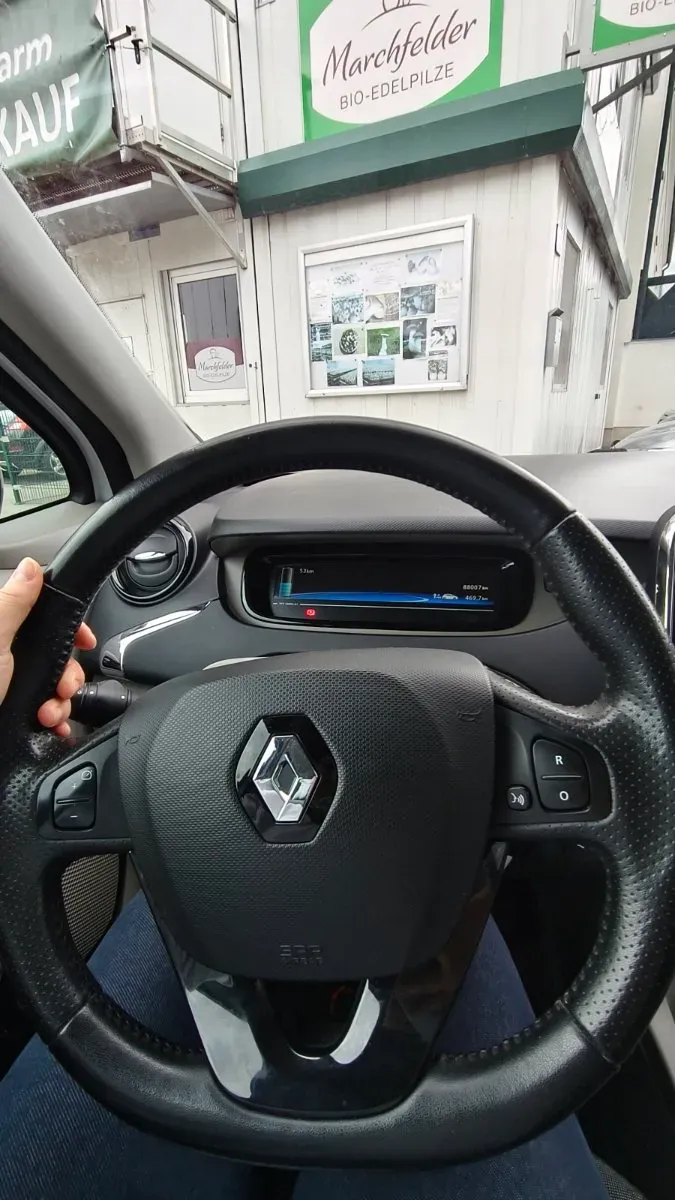 Renault Zoe 2015 photo 2