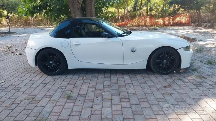 BMW Z4 2005 photo 2