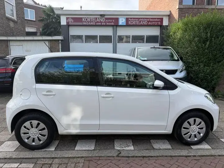 Volkswagen Up 2019 photo 2