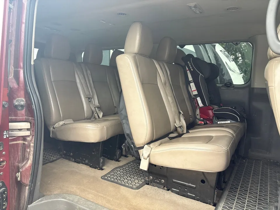 Nissan Nv 3500 2012 photo 2