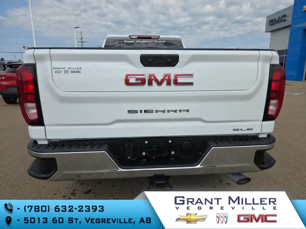 GMC Sierra 3500Hd 2024 photo 3